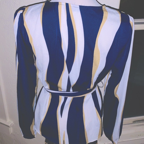SHEIN Blue Beige and White Tie Front Peplum Blouse Sm 3/$15 - Picture 8 of 11